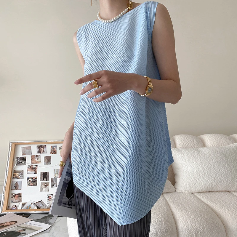 

TWOTWINSTYLE Irregular Hem T Shirts For Female O Neck Sleeveless Loose Solid Color Women's Casual T Shirt Fashion Summer New