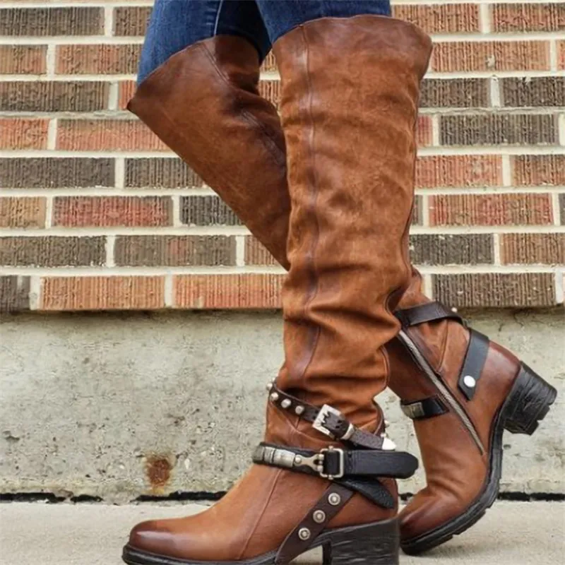 Женские сапоги из натуральной кожи с круглым носком на низком квадратном каблуке