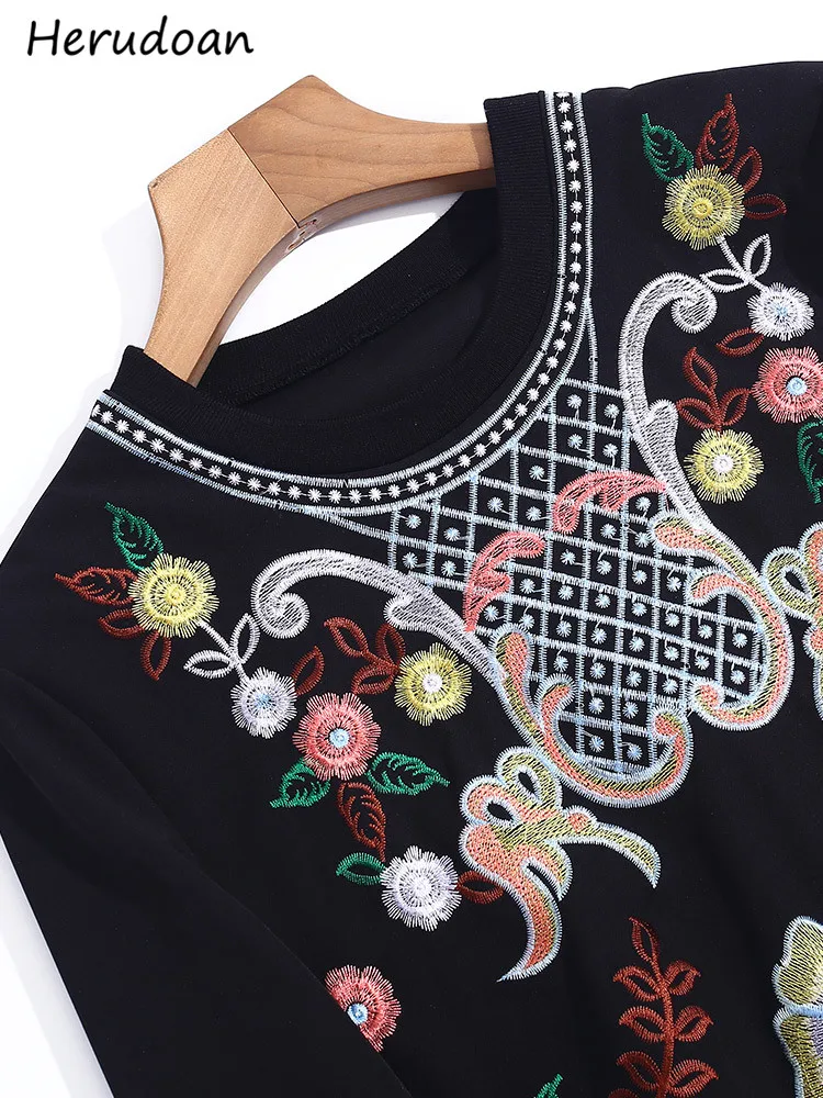 Herudoan New 2021 Spring Fashion Shorts Suit Women Black Embroidery Pullover Sweater and Slim Shorts Two Pieces Set