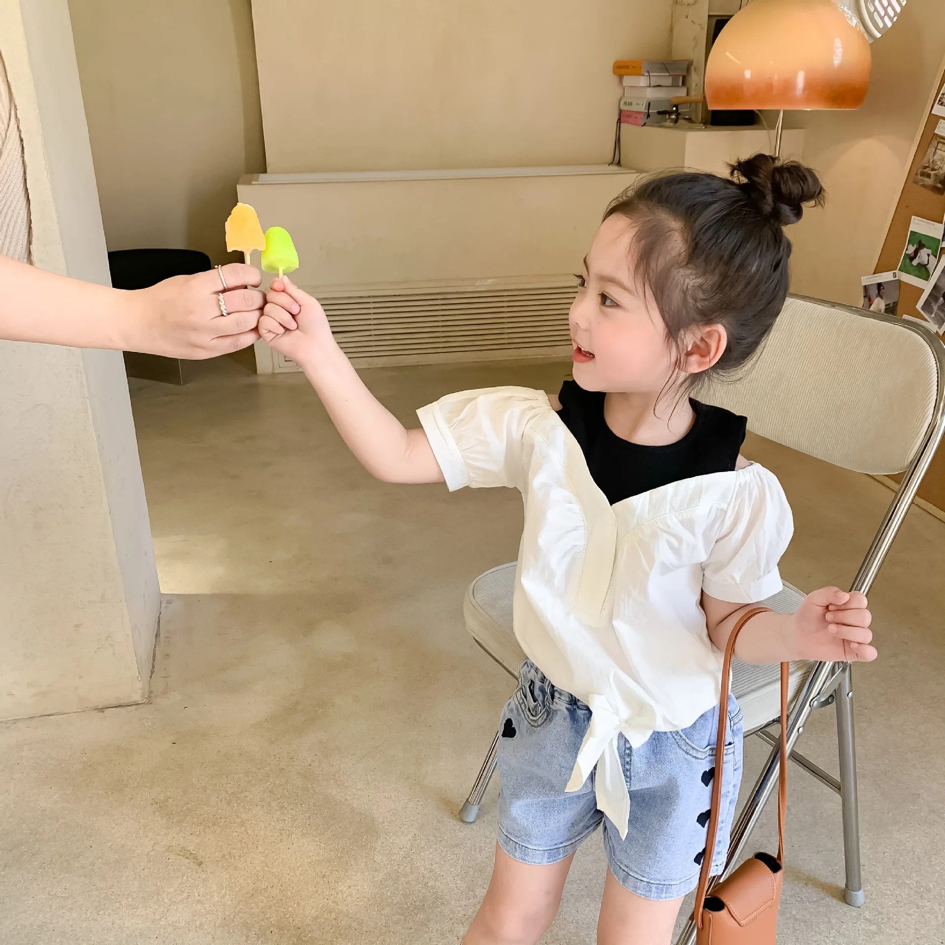 

Summer New Arrival korean style girl's top off shoulder short sleeve shirt matching with vest for fashion cute baby girls