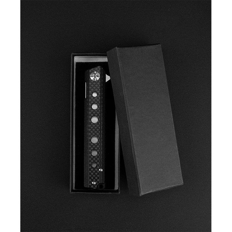 Складной нож Homir D2 с ручкой из углеродного волокна и высокой твердостью