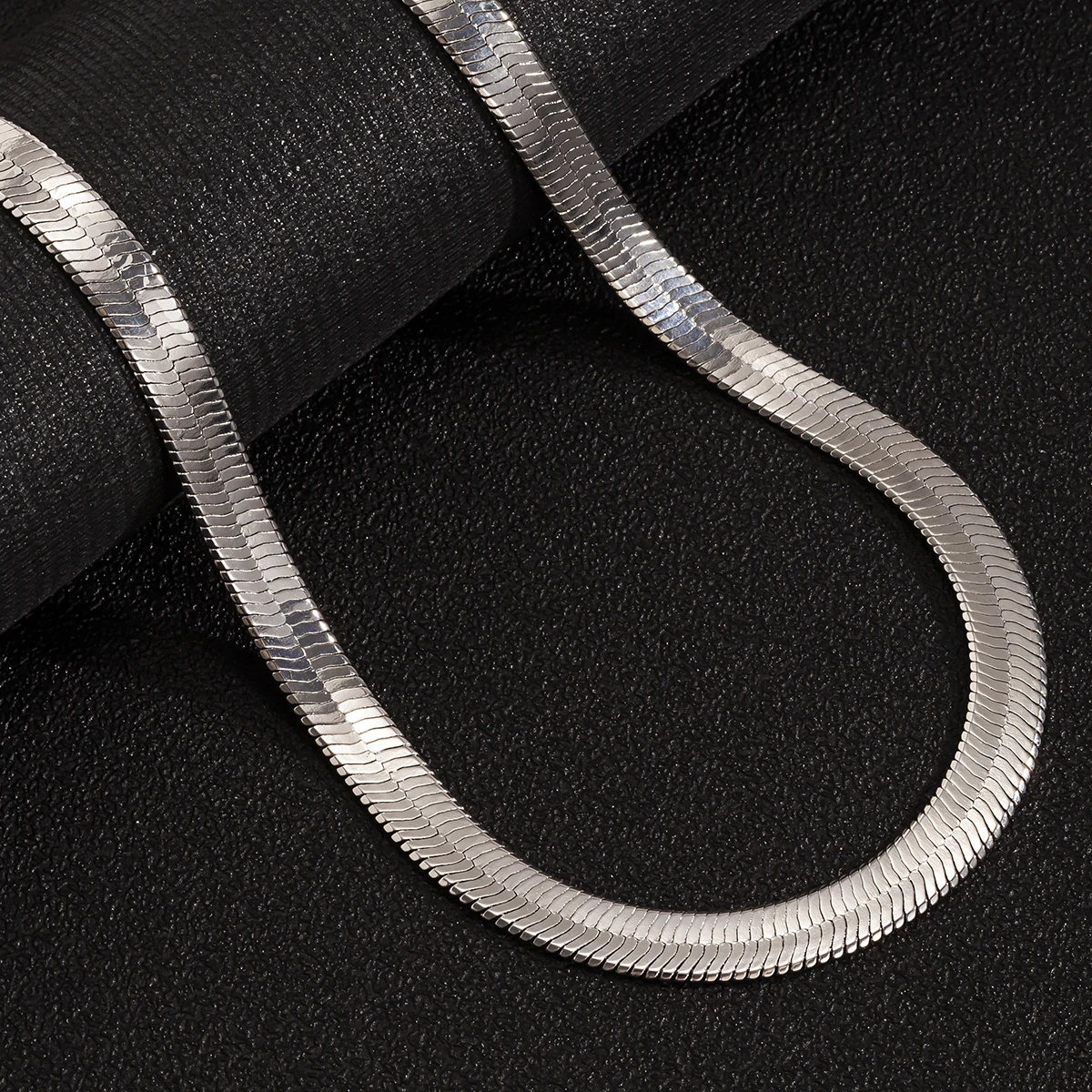

SHIXIN Hip Hop Snake Chain Necklace on the Neck Punk Gold/Silver Color Chain Choker Necklaces for Men/Women 2021 Fashion Jewelry