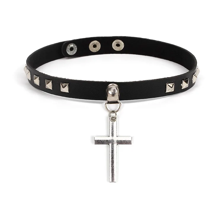 

Fashion Spike Rivet Punk Sexy Gothic Pu Leather Goth Heart Cross Choker Necklace on Neck Round Collar Necklaces Women Jewelry