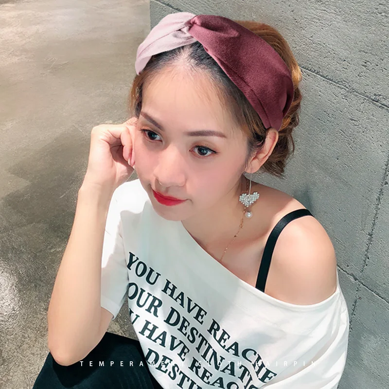 Повязка для волос тканевая женская тюрбан с узлом широкая эластичная лента на