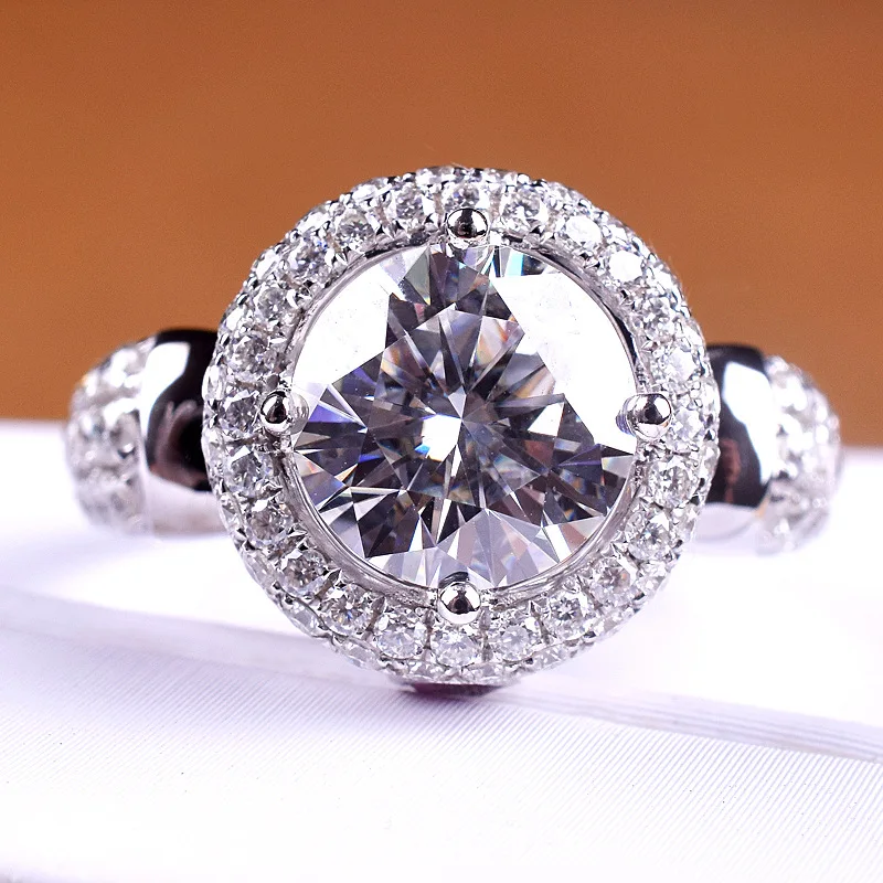 

Женские массивные кольца из серебра 925 пробы, с крупным бриллиантом