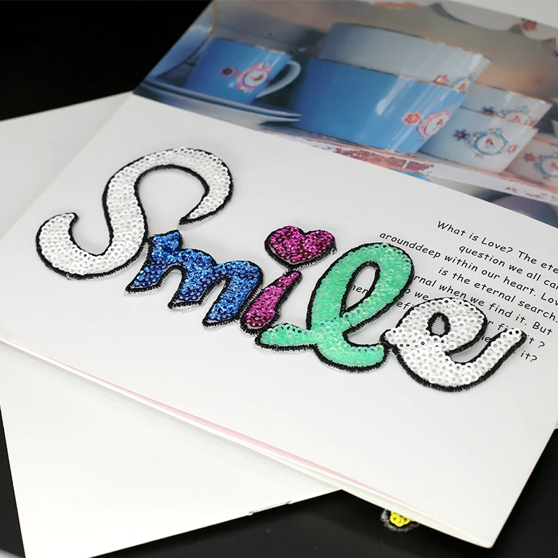 Вышитый логотип Smile YEET нашивки с блестками для одежды вышитыми буквами и