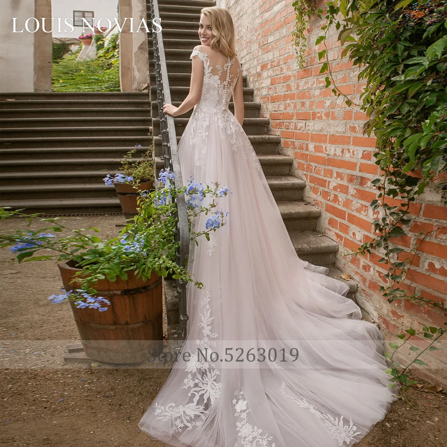 Романтичное свадебное платье Louis Novias короткое с V образным вырезом невидимым