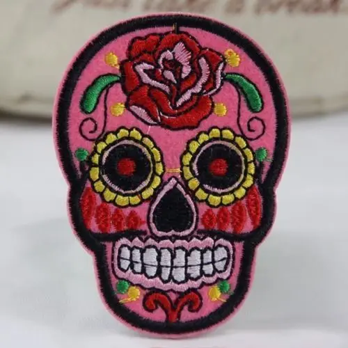 Вышитая ткань термоклейкая нашивка пришивная аппликация Череп винтажная сделай