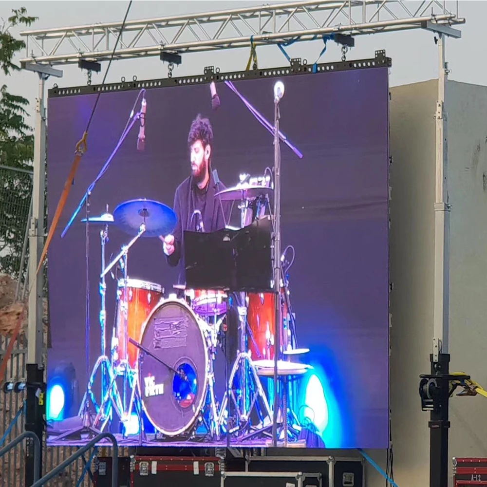 Goede P4.81 Led Video Wall Outdoor Spuitgieten Aluminium Kast 500X1000Mm Waterdichte Led Display Screen Panel Fabriek Winkel