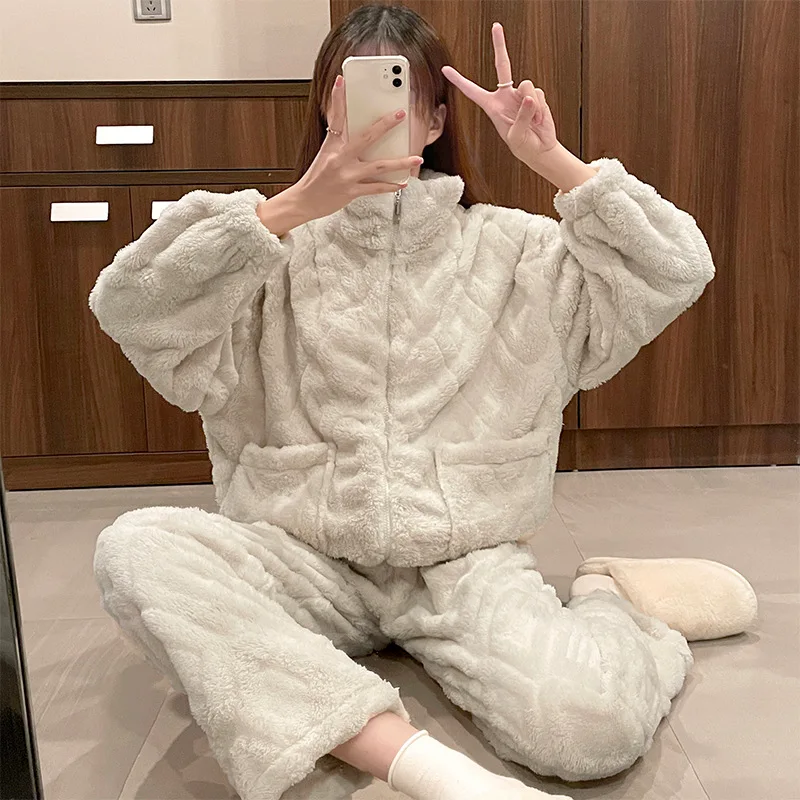 Long-Sleeved Coral Fleece Pajamas New Winter Casual Warm Flannel Pajamas Home Service Pajama Set Women