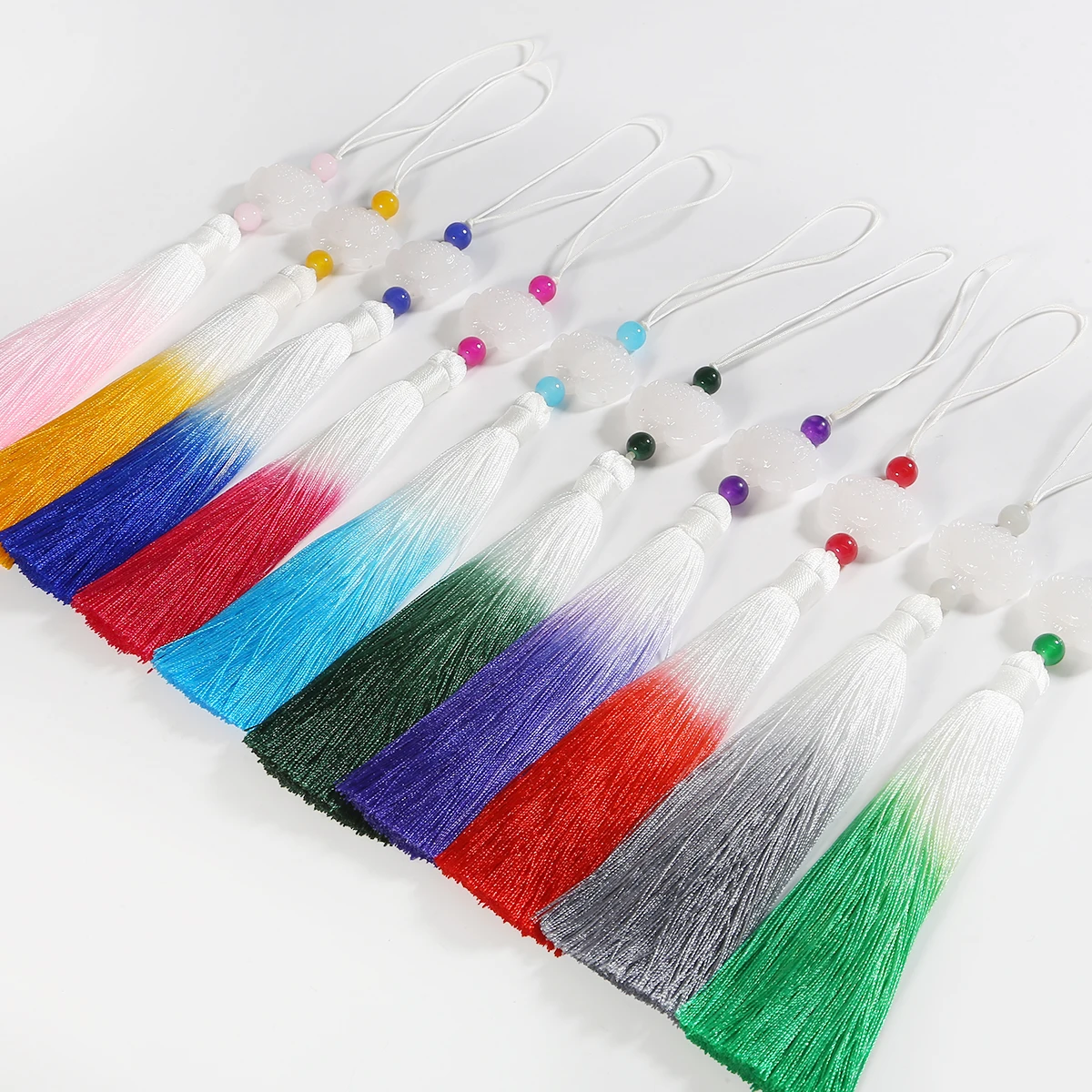 Серьги-кисточки из белого нефрита 130 мм 1 шт. сатиновые кисточки | Украшения и