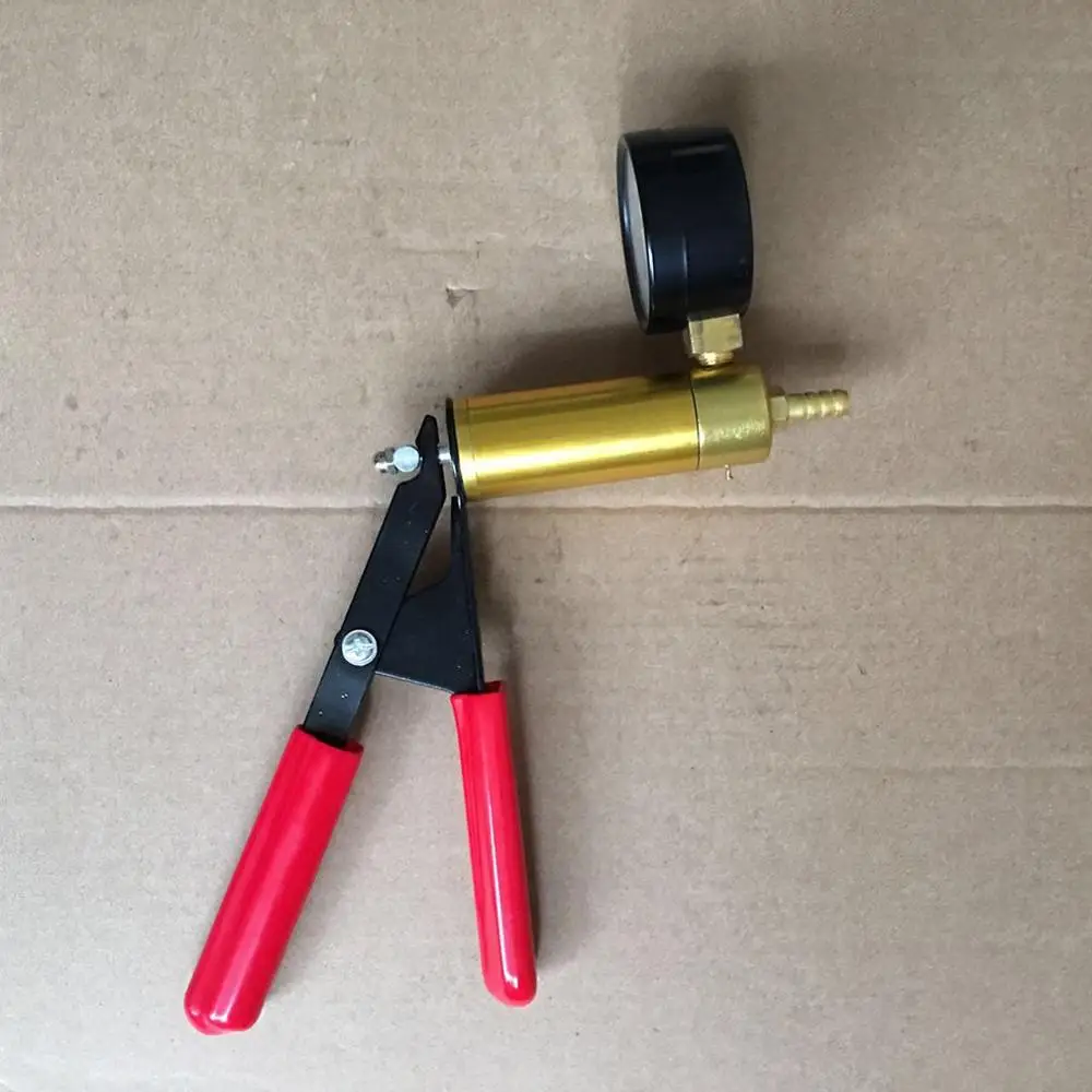 Вакуумный насос автомобильный ручной двойного назначения отрицательное