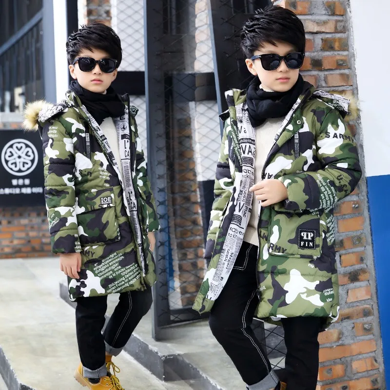 Детский длинный толстый пуховик камуфляжной расцветки зимняя куртка на утином