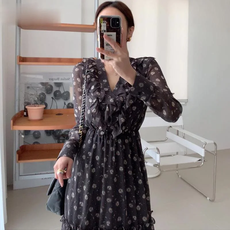

V Neck Ruffles Patchwork Elegant Dress Women High Waist Hip A Line Long Vestidos Print Holiday Bohemian Robe Loose