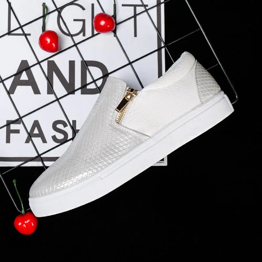 Модная женская обувь на плоской подошве повседневная из искусственной кожи с