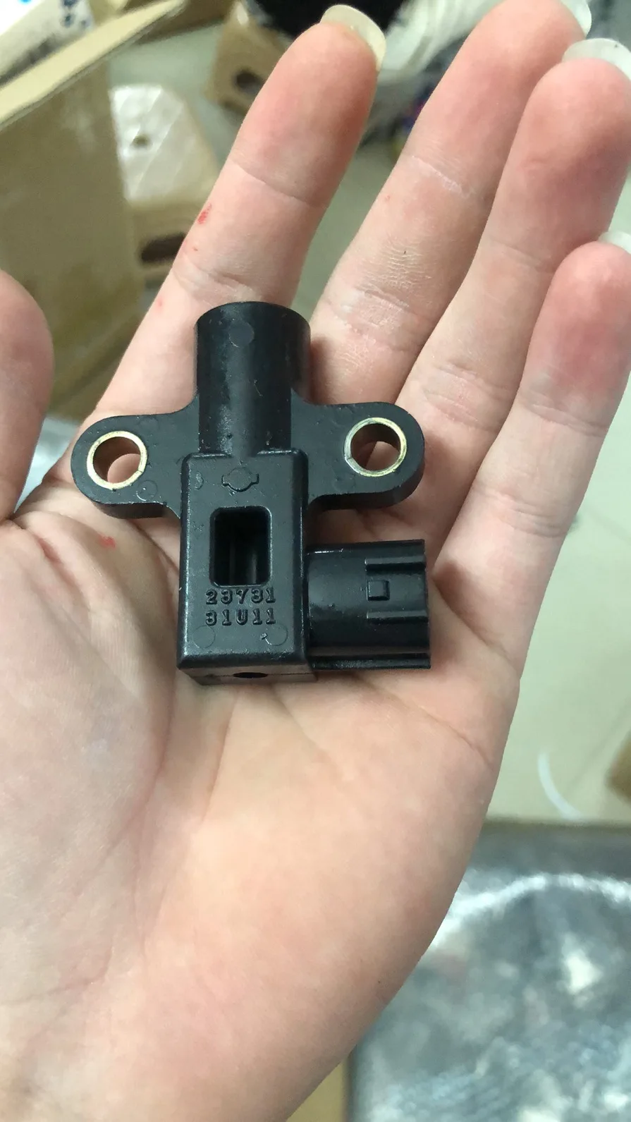 1X23731-31U11 Датчик положения коленчатого вала двигателя передний для Infiniti I30 QX4