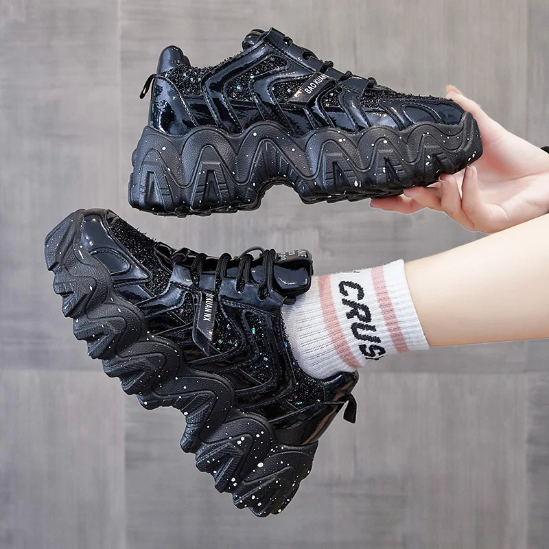 Женские кроссовки на шнуровке легсветильник массивной вулканизированной