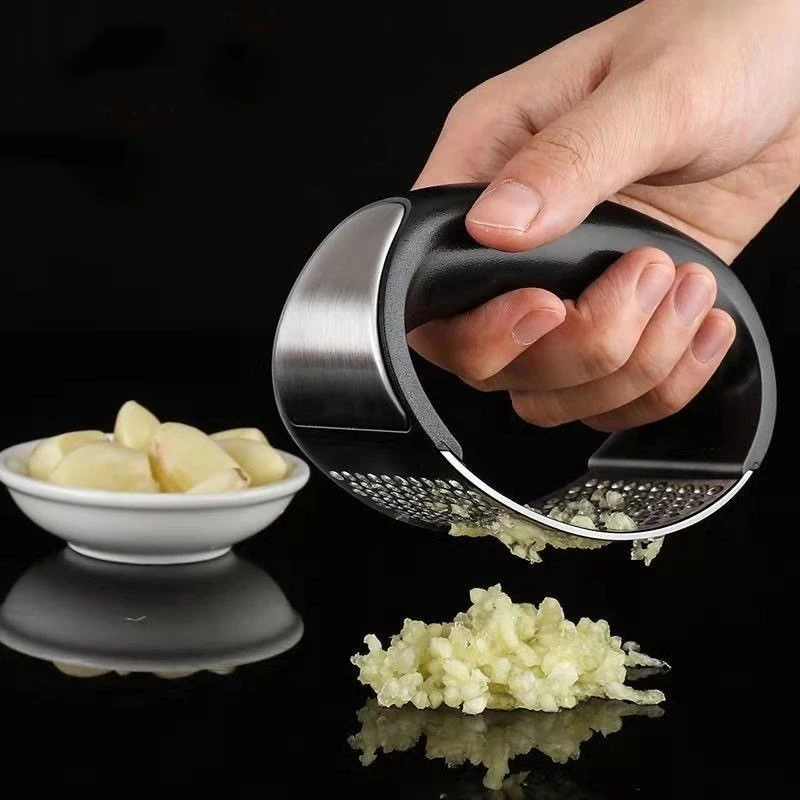 

Stainless Steel Kitchen Annular Garlic Ginger Press Rocker Garlic Press Nuts Grinding Slicer Press Hand Held Utility Gadgets