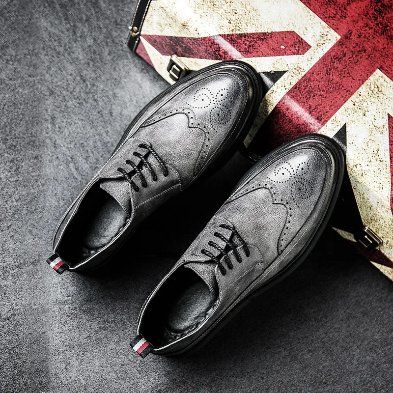 

New Arrival Retro Bullock Design Men Classic Business Formal Shoes Pointed Toe Leather Shoes Men Oxford Dress Shoes