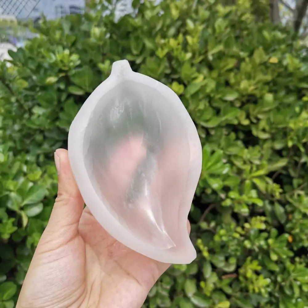 

Hand Carved Natural Gypsum Leaf Shape Bowl Healing white Selenite Bowl Crystals Craft Home Decoration