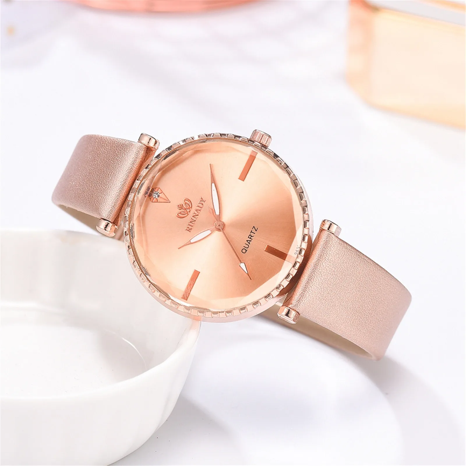 

Women fashion watches 2021 QUARTZ Fashion Trend Casual Luxury Party Ladies Exquisite Quartz Watch Gifts for the new year