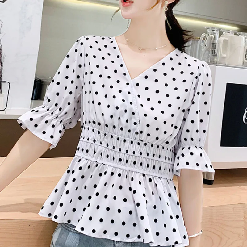

2019 Summer Fashion Women Chiffon Blouses Casual Elegant Women Tops Half Sleeve Polka Dot V-neck Women Clothing 5475 50