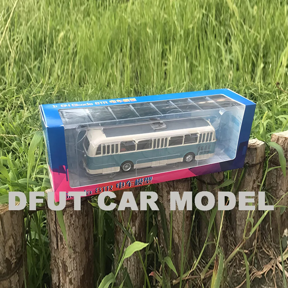 Модель автомобиля из литого металлического сплава в масштабе 1:64 8TR модель