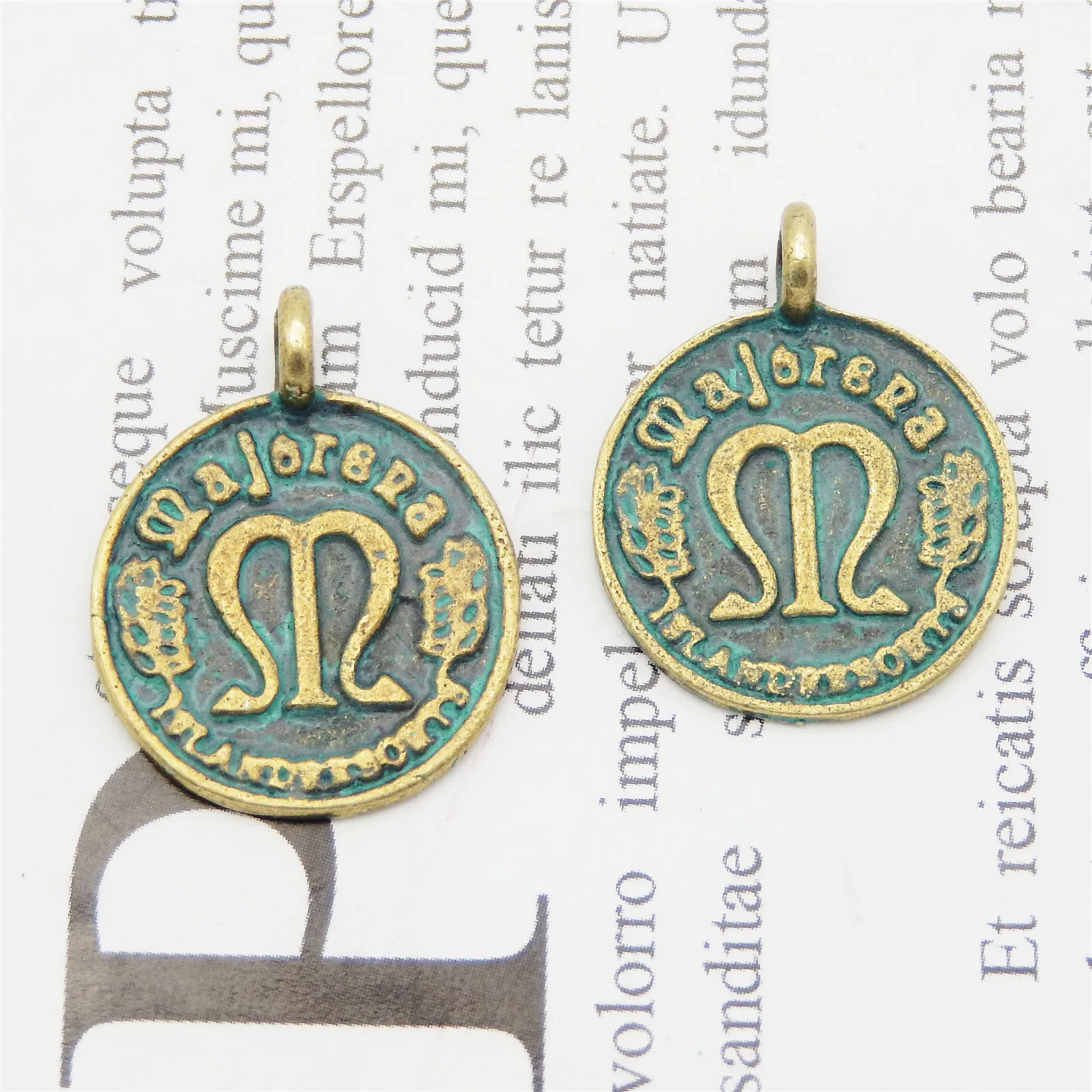 (20Piece)Punk Coin Shape Vintage Alloy Necklace Pendant Unisex Bracelet Charms 22*17mm Bag Hanger Jewelry Handmade Crafts 52078|jewelry craft