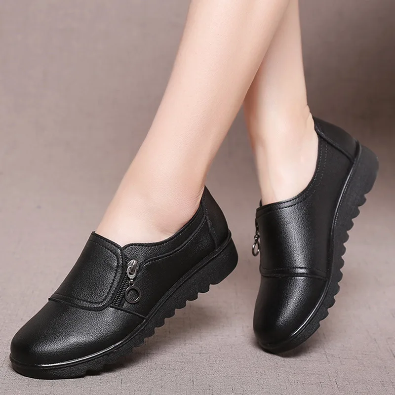 Модные женские туфли-оксфорды из мягкой кожи с круглым носком на плоской подошве