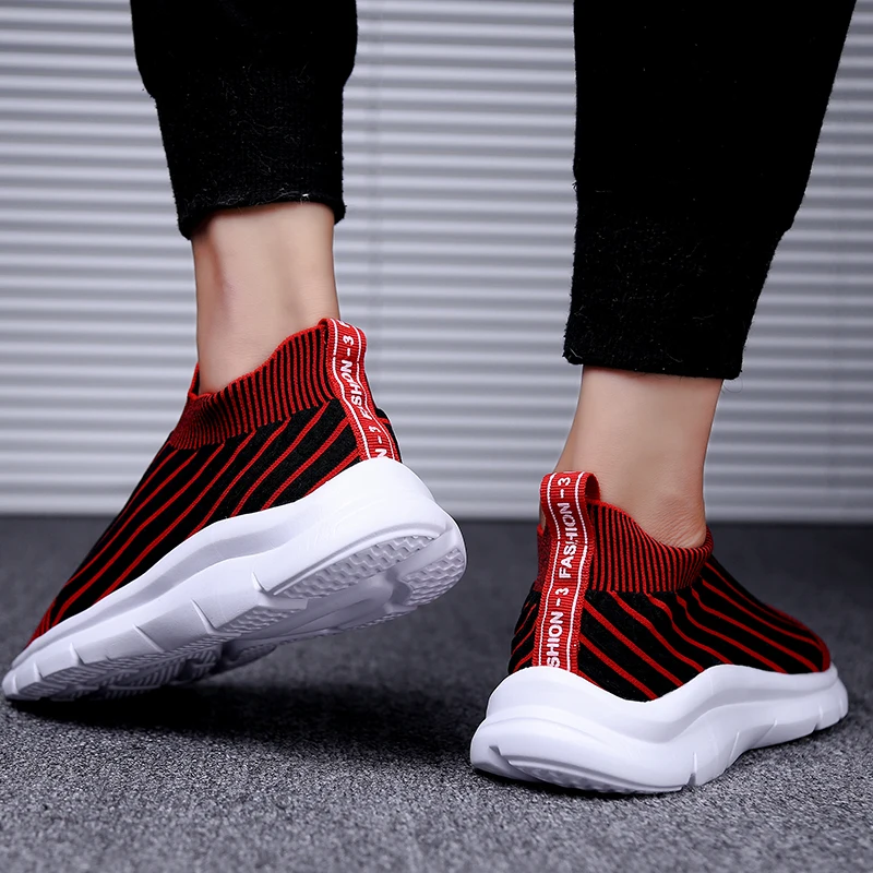 

Men Flying Weave Super Light Running Shoes Slip-on Outdoor Jogging Walking Fly Woven Sock Sneakers 2020 Men's Casual Shoes