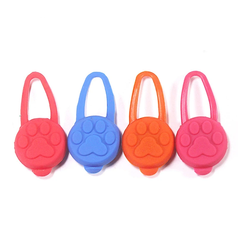 

Anti-Lost LED Light Dog Collar Luminous Pendant Silicone Spotlight Flashing Light For Dogs And Cats Outdoors