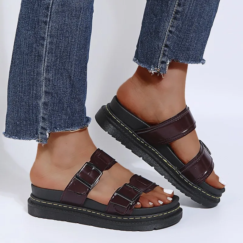 2021 New Women Real Leather Sandals Designer Buckles Shoes Women Flat Heels Solid Color Casual Lady Footwear Beach Sandals 43