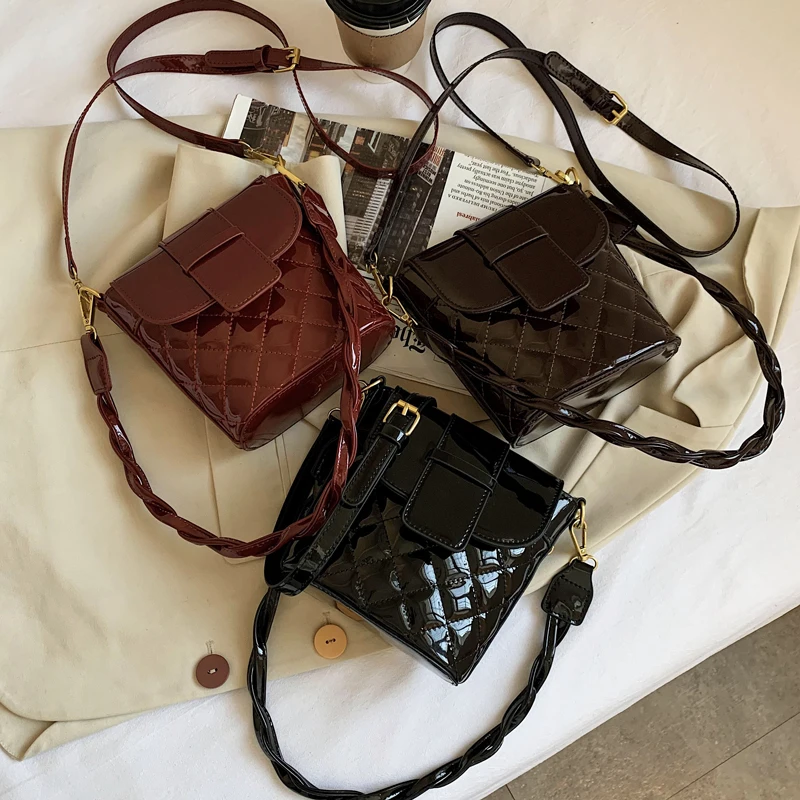 

Ladies PU Bright Leather Shoulder Bags Vintage Plaid Handbag For Women Designer Luxury Brand Cross Body Bag Retro Messenger Bag