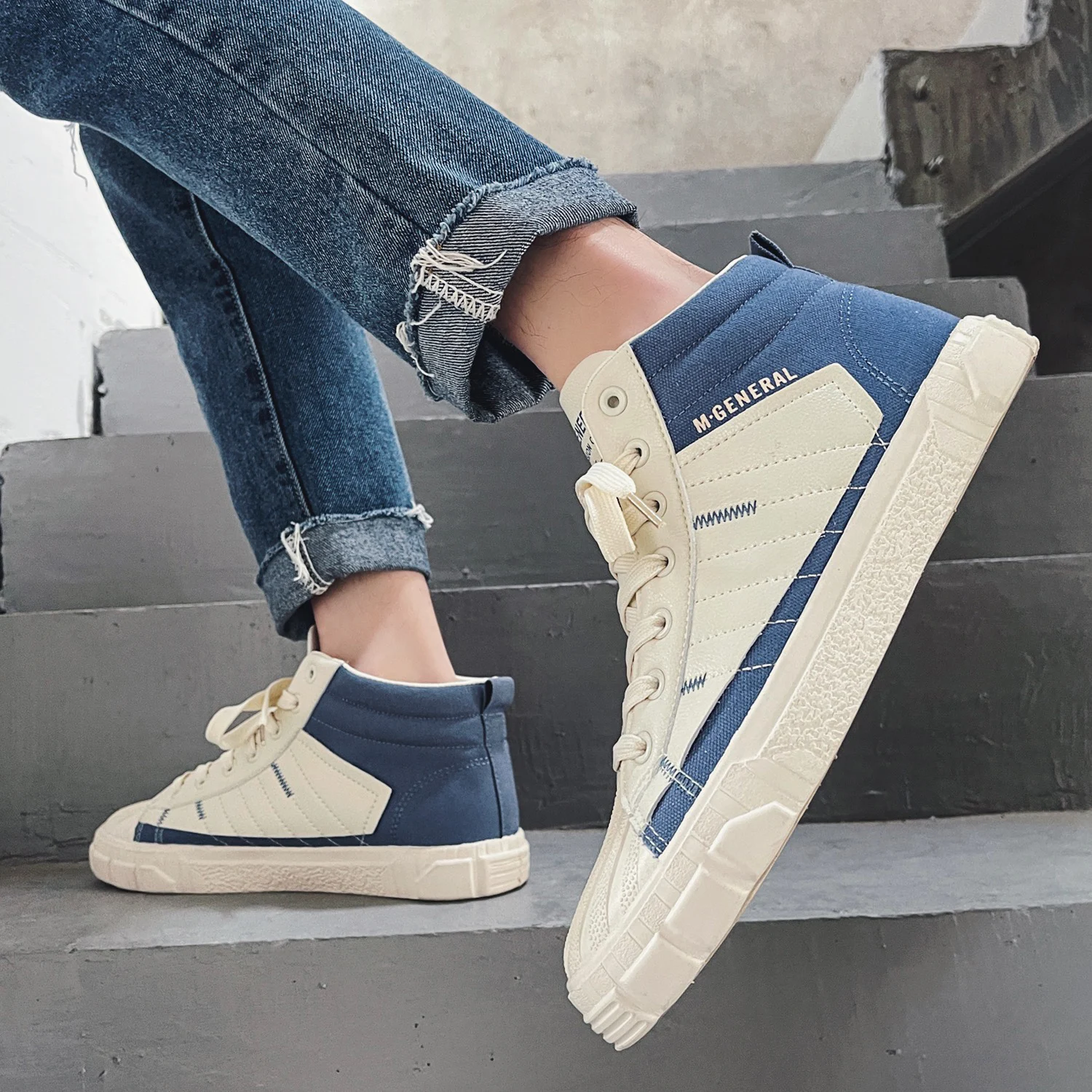 

2021 Spring and Autumn New Fashion Men High-top Canvas Shoes Lace-up Popular Joker Simple Casual Shoes Breathable Light