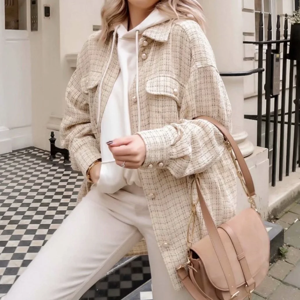 

Beige Plaid Shirt Jacket Women Casual Coat Pearl Button Jacket Vintage Loose Coat Women Outwear Turndown Collar Chaqueta Mujer