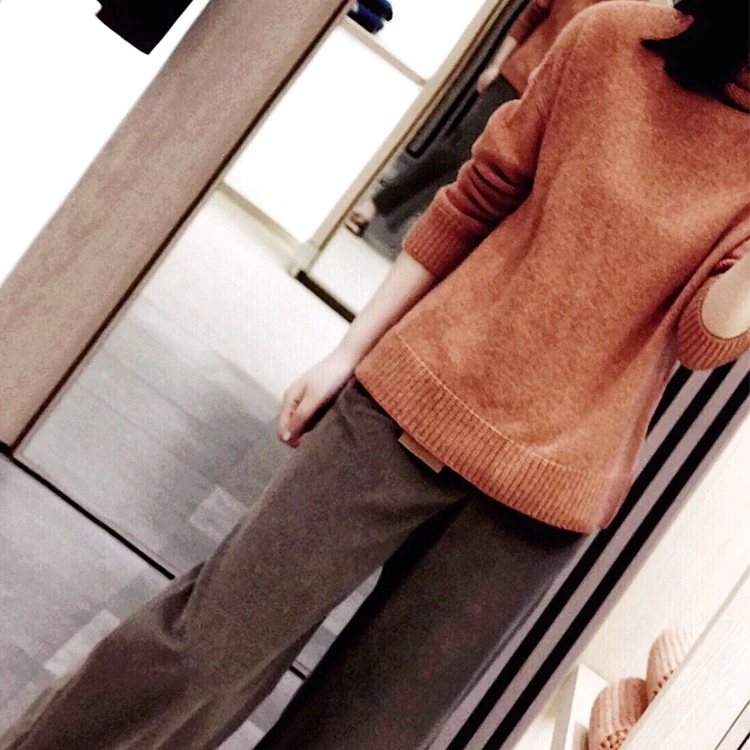 Женский кашемировый свитер теплая водолазка оранжевого цвета со спущенным