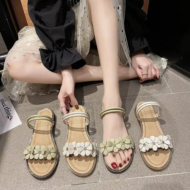 

Flower Shoes Woman 2021 Female Slippers Lady Luxury Slides New Summer Girl Flat Designer Basic PU Scandals Rubber Floral