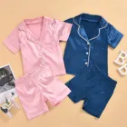 Однотонный Атласный пижамный комплект на пуговицах для малышей, одежда для сна, топ с квадратным воротником и коротким рукавом, штаны, комплекты одежды jongens, пижама L *
