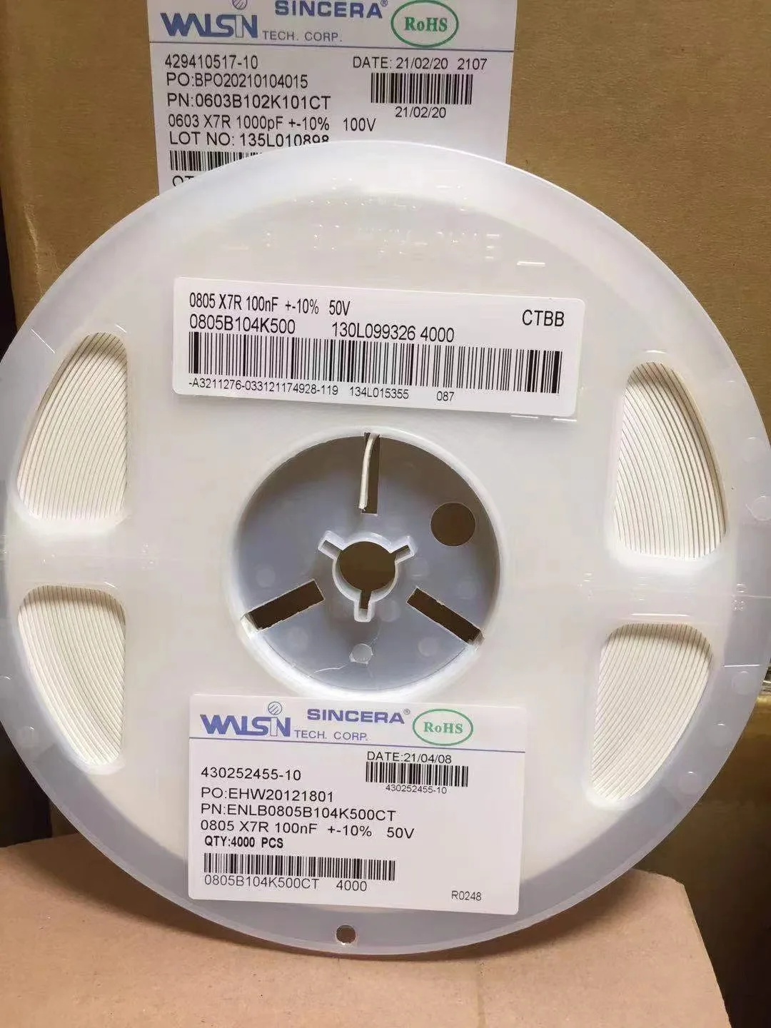 

Микроконденсатор 0805B104K500 SMD 0805 X7R 104K 2012 0,1 UF 100NF 10% 50V, профессиональный поставщик компонентов, свяжитесь со мной для Мора