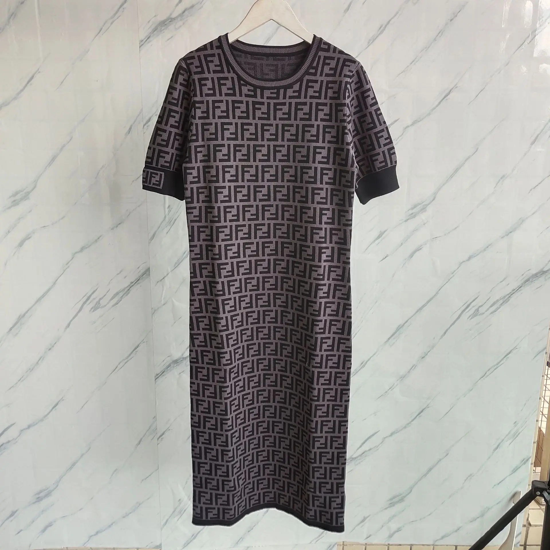 

European Station 2021 Early Spring Women's Clothing New round Neck Double FF Letter Jacquard Short Sleeve Slim Fit Pullover