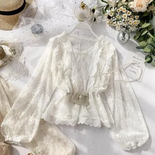 white Осенняя кружевная блузка рубашка Женская французская Ретро дворцовый Фонарь рукава в виде листьев лотоса кружевные рубашки - Цвет: white