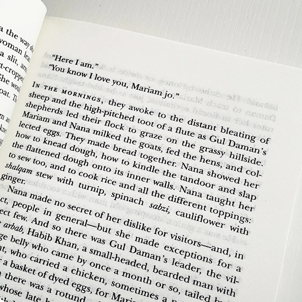 El cl&aacute;sico de Hosseini de mil swouns, funciona la historia de agarre de las mujeres afacas, tiempos imregalables e indestructibles de amor-4