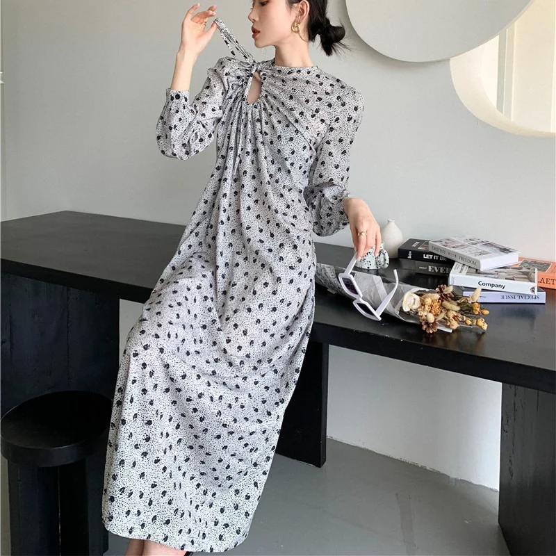 

Fashion Hollow Retro Floral Drawstring Long-sleeved Dress 2022 Spring and Summer New French Elegant Loose Casual Robe Women