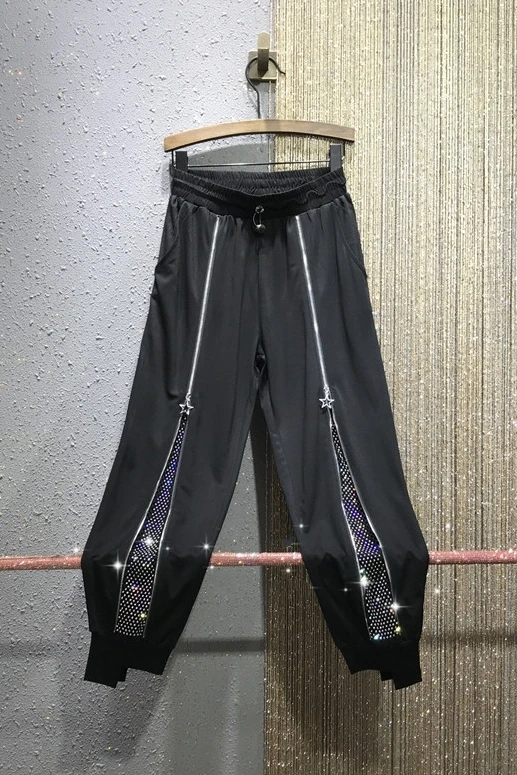 

2021 Summer New Personality Zipper Rhinestone Hollow Elastic Waist Loose Large Size Binding Feet Harlan Cropped Pants Women Thin