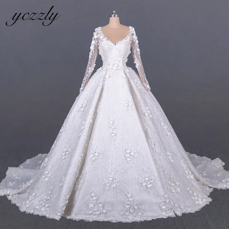

Saudi Arabic Wedding Gown Vintage V-neck Long Sleeves Ball Gown Wedding Dress Plus Size Off White Lace Flowers Bride Dress YW276
