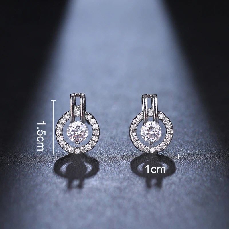 Новые классические маленькие серьги с двумя круглыми деталями с кубическим цирконием для роскошных свадебных и помолвочных украшений для женщин.