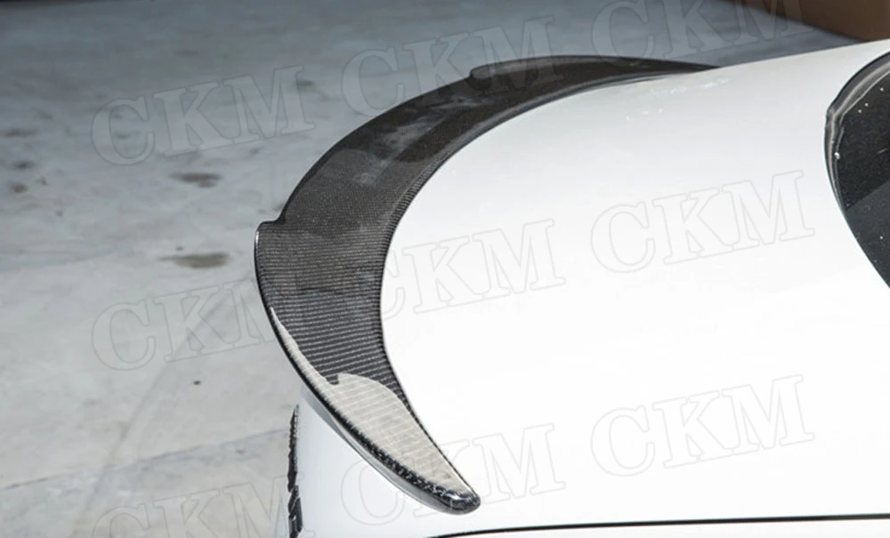 Задний спойлер для багажника W117 из углеродного волокна с красной линией Benz CLA Class