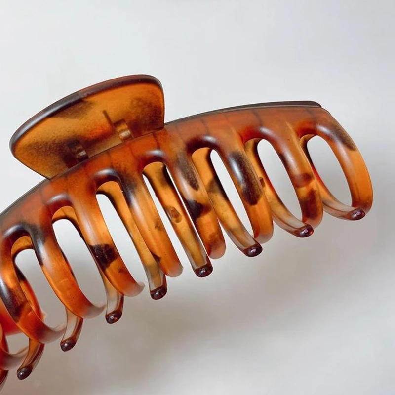 

4PCS Hair Claw Clips Acrylic Large Nonslip Hair Jaw Clips Hair Catch Barrettes Headwear for Women Girls Hair Accessories