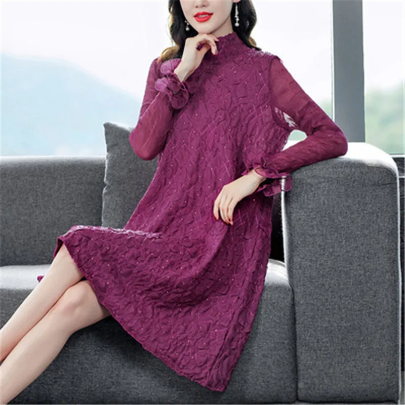 

High-quality pleated dress female 2021 autumn new heavy industry Miyake fold beaded dress skirt mid-length loose bottoming dress