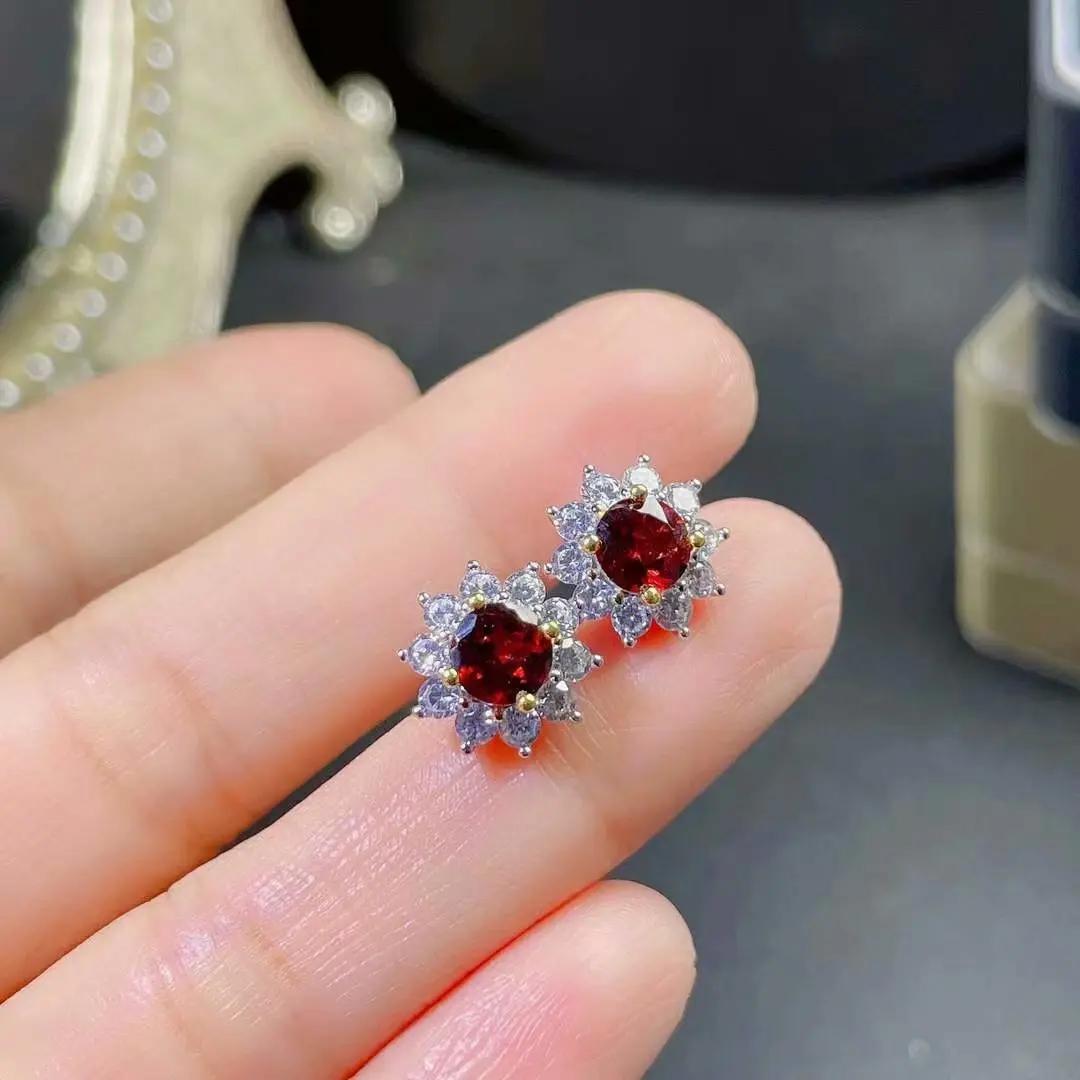 

LANZYO 925 Sterling Silver natuarl Garnet Stud Earrings Girls Birthday Gift Fine Jewelry Woman Earring trendy z06061251ags